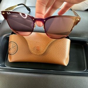 Pink mirrored ray bans! Hardly worn/new. No scratches. Super cute!